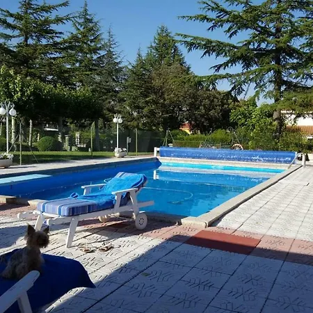 Chalet En Urbanizacion La Rad Galindo Y Perahuy