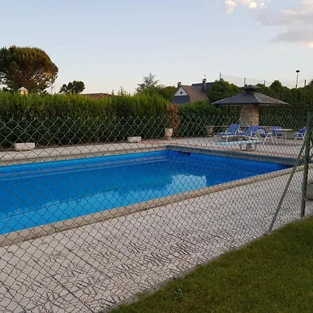 Chalet En Urbanizacion La Rad Appartement