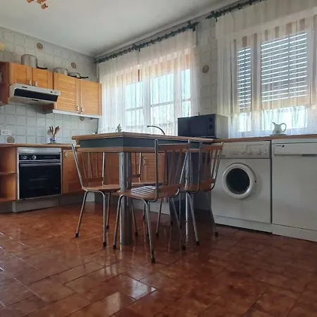 Chalet En Urbanizacion La Rad