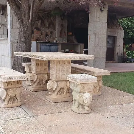 Chalet En Urbanizacion La Rad Galindo Y Perahuy
