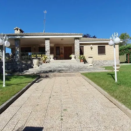 Chalet En Urbanizacion La Rad Appartement *