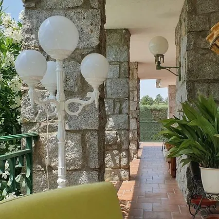 Chalet En Urbanizacion La Rad