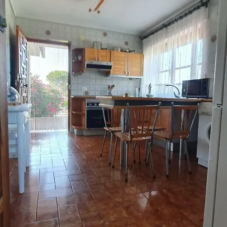 Chalet En Urbanizacion La Rad Appartement