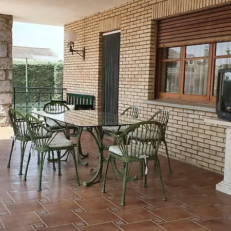 Chalet En Urbanizacion La Rad *